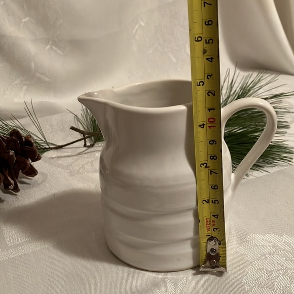 Vintage California Pottery USA White Farmhouse Pitcher 4-1/2 inches - Picture 8 of 8